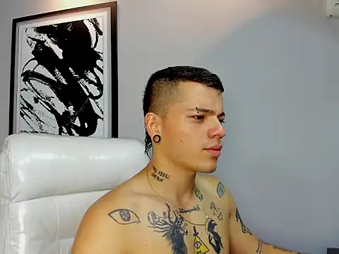 wildthor26 online show from 09/28/25, 02:18