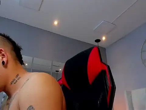 wildthor26 online show from 10/08/25, 06:04