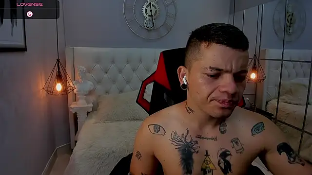 wildthor26 online show from 10/13/25, 03:30