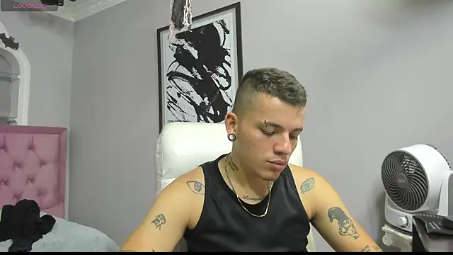 wildthor26 online show from 10/28/25, 02:23