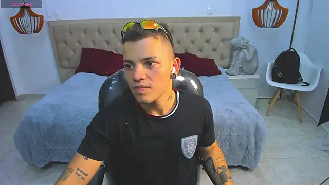 wildthor26 online show from 02/07/26, 03:25