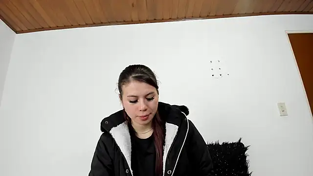 Valen tina online show from 10/17/25, 12:18