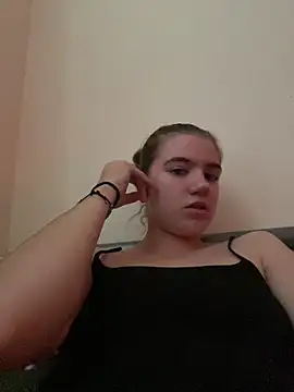 Snapshot of Lucy-XXX- chatting on 10/07/25, 04:30 Lucy-XXX- online show from 10/07/25, 04:30