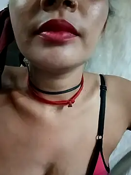 Snapshot of KumariPayal chatting on 10/07/25, 05:25 KumariPayal online show from 10/07/25, 05:25