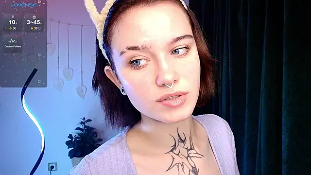 Snapshot of Elastikisss chatting on 10/13/25, 02:35 Elastikisss online show from 10/13/25, 02:35