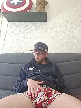 nymphomaniecouple online show from 04/15/26, 09:48