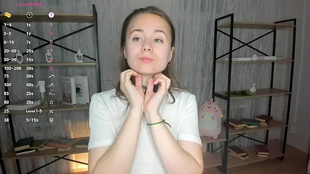 Snapshot of Crysta1Eva_ chatting on 06/13/26, 07:34 Crysta1Eva online show from 06/13/26, 07:34