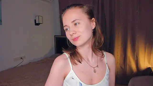 Snapshot of Crysta1Eva_ chatting on 04/02/26, 08:04 Crysta1Eva online show from 04/02/26, 08:04