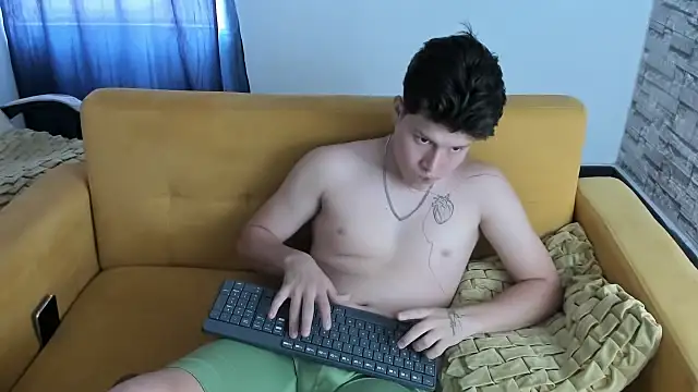 daniel leon online show from 04/10/26, 06:48