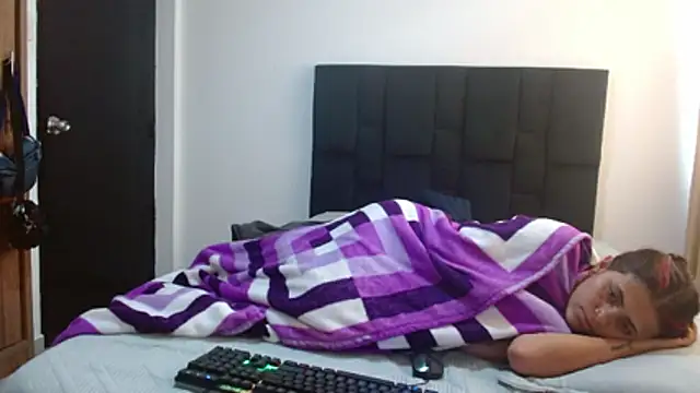 Carlandelli1 online show from 11/12/25, 04:22