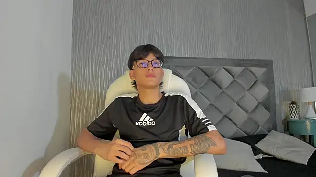 dylan cross  online show from 11/14/25, 03:21