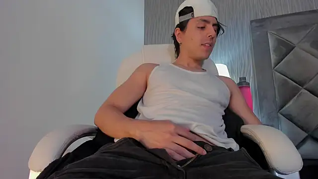 dylan cross  online show from 11/12/25, 11:25