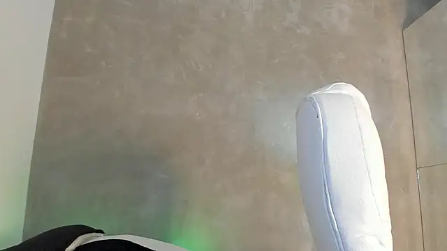 dylan cross  online show from 11/18/25, 11:24