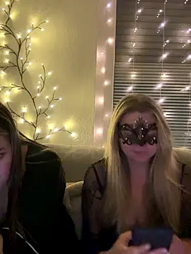 Snapshot of Cherrycolada chatting on 10/26/25, 11:49 Cherrycolada online show from 10/26/25, 11:49