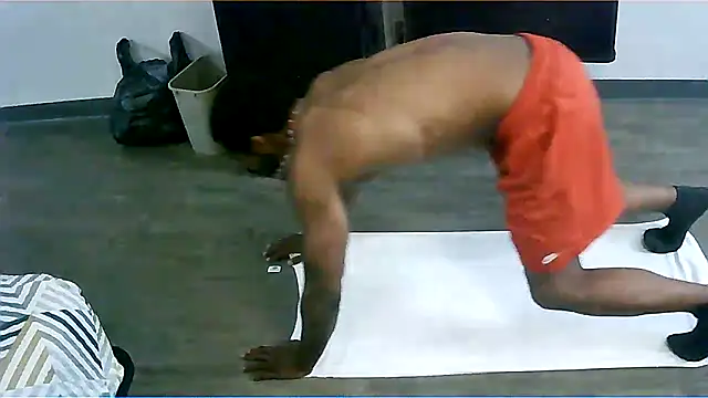 214KingLonggg online show from 03/15/26, 10:22