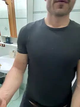 Snapshot of giovan2020 chatting on 02/27/26, 10:42 giovan2020 online show from 02/27/26, 10:42