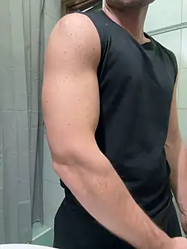 giovan2020 online show from 12/17/25, 07:57