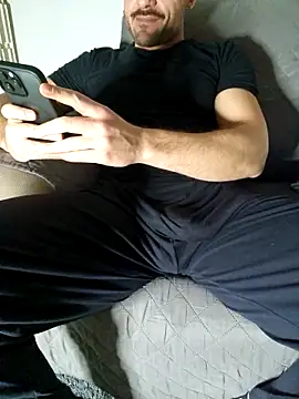 Snapshot of giovan2020 chatting on 02/11/26, 10:42 giovan2020 online show from 02/11/26, 10:42