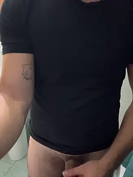 Snapshot of giovan2020 chatting on 10/29/25, 01:54 giovan2020 online show from 10/29/25, 01:54