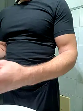 giovan2020 online show from 11/17/25, 10:47