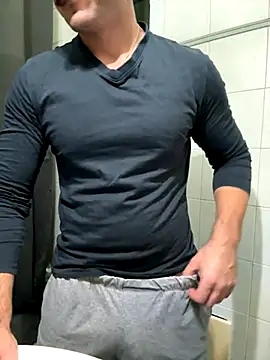 giovan2020 online show from 11/12/25, 10:13