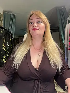 Snapshot of Sweet-blonde chatting on 07/14/26, 11:00 Sweet-blonde online show from 07/14/26, 11:00