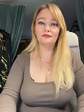 Snapshot of Sweet-blonde chatting on 04/29/26, 05:30 Sweet-blonde online show from 04/29/26, 05:30