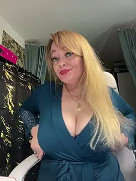 Snapshot of Sweet-blonde chatting on 06/03/26, 09:41 Sweet-blonde online show from 06/03/26, 09:41