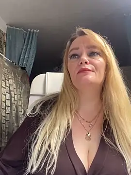 Sweet-blonde online show from 02/14/26, 01:28