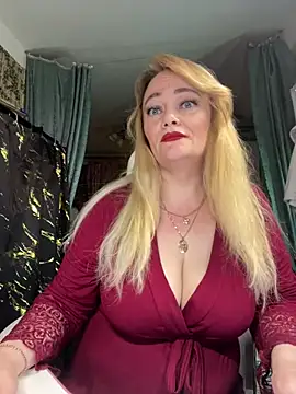 Snapshot of Sweet-blonde chatting on 05/05/26, 07:17 Sweet-blonde online show from 05/05/26, 07:17