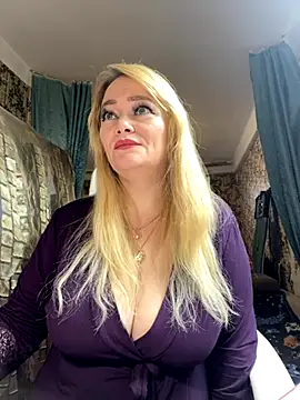 Sweet-blonde online show from 11/18/25, 11:13