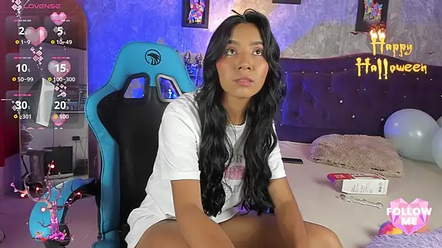 Lauren smiles online show from 11/04/25, 04:05