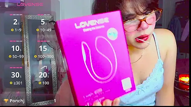 LunaMilav online show from 09/30/25, 03:34
