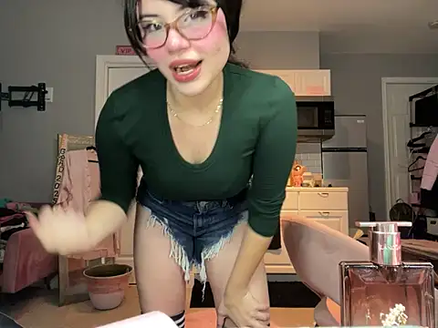 LunaMilav online show from 10/11/25, 02:12