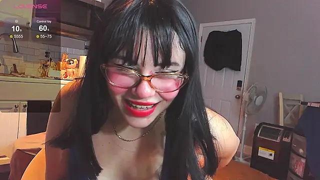 LunaMilav online show from 10/18/25, 12:12
