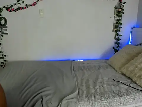 michell anyeli online show from 09/21/25, 11:43