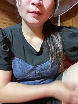violet-00 online show from 05/17/26, 02:11