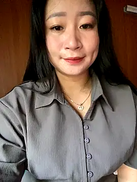 violet-00 online show from 10/20/25, 01:07