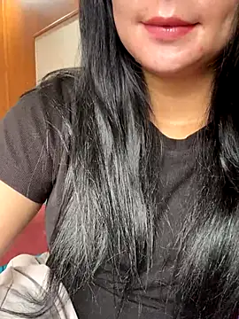 Snapshot of violet-00 chatting on 09/27/25, 02:18 violet-00 online show from 09/27/25, 02:18