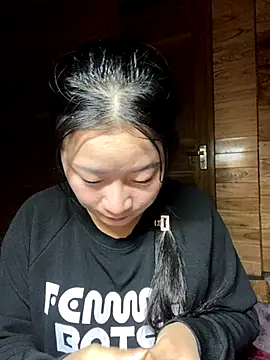 violet-00 online show from 12/04/25, 01:37