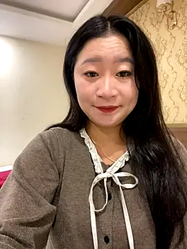 violet-00 online show from 11/18/25, 01:10