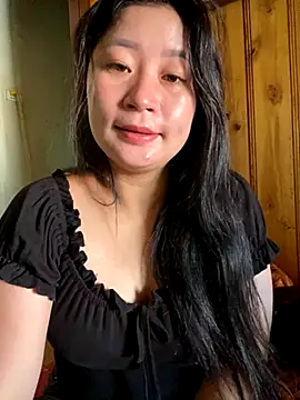 Snapshot of violet-00 chatting on 10/13/25, 12:56 violet-00 online show from 10/13/25, 12:56