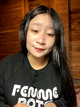 violet-00 online show from 11/23/25, 01:37