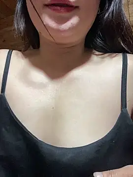 violet-00 online show from 05/03/26, 02:49