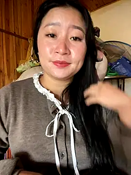 violet-00 online show from 10/29/25, 02:54