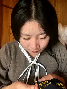 violet-00 online show from 10/26/25, 12:55