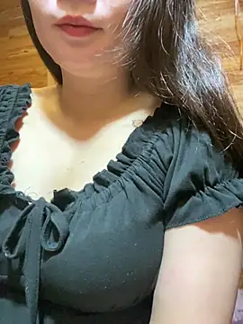 violet-00 online show from 05/18/26, 12:22