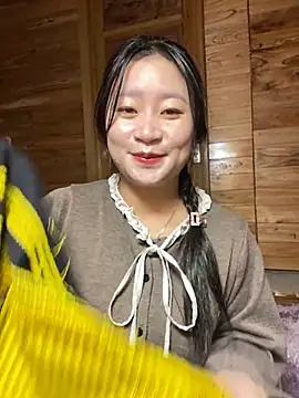 violet-00 online show from 11/26/25, 01:38