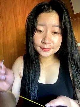Snapshot of violet-00 chatting on 10/05/25, 01:40 violet-00 online show from 10/05/25, 01:40