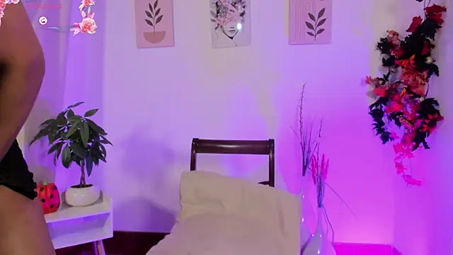 Lauraricci   online show from 10/21/25, 11:20